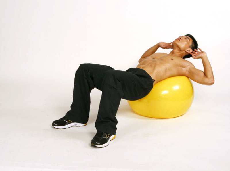 gym_ball_abs_crunch_img