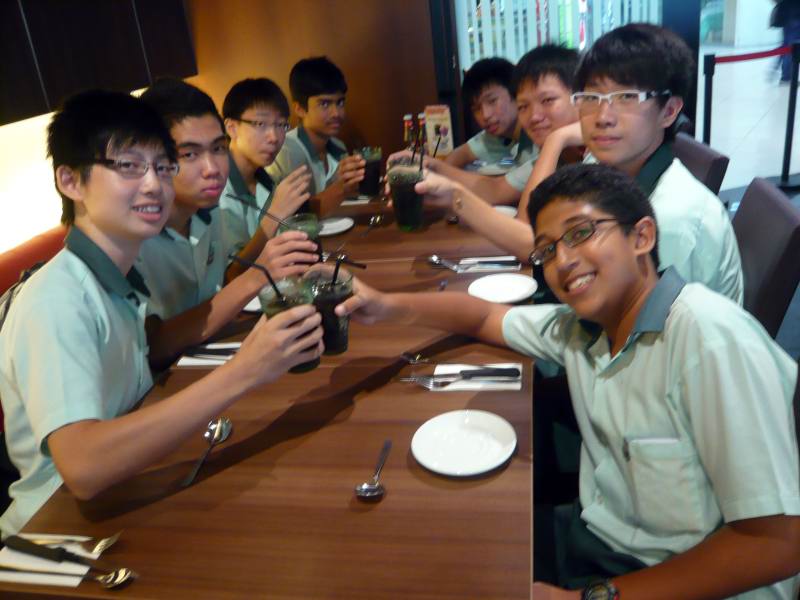dining_etiquette_soft_drinks_img