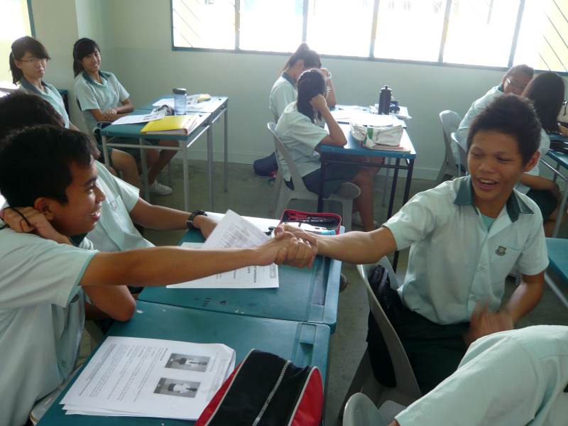 knucle_grinder_handshake_img