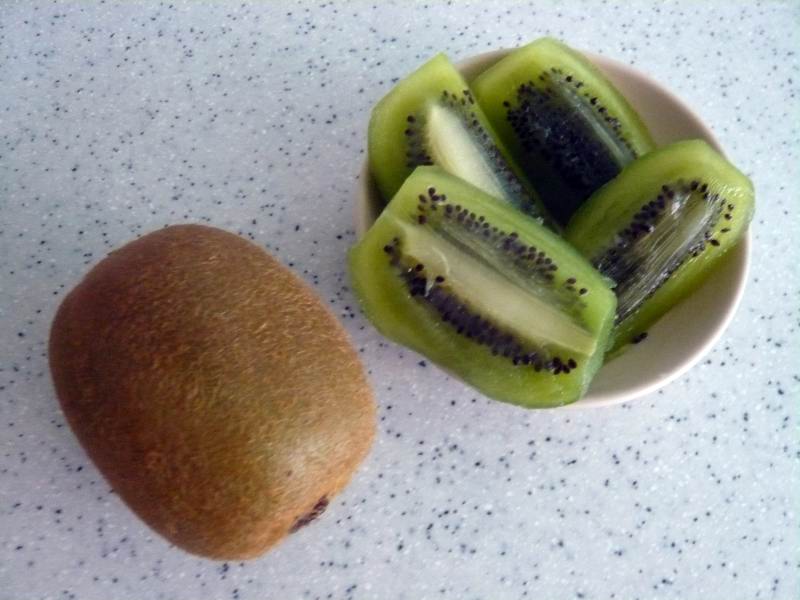 My Healthy Dessert Snack: Kiwi Fruit