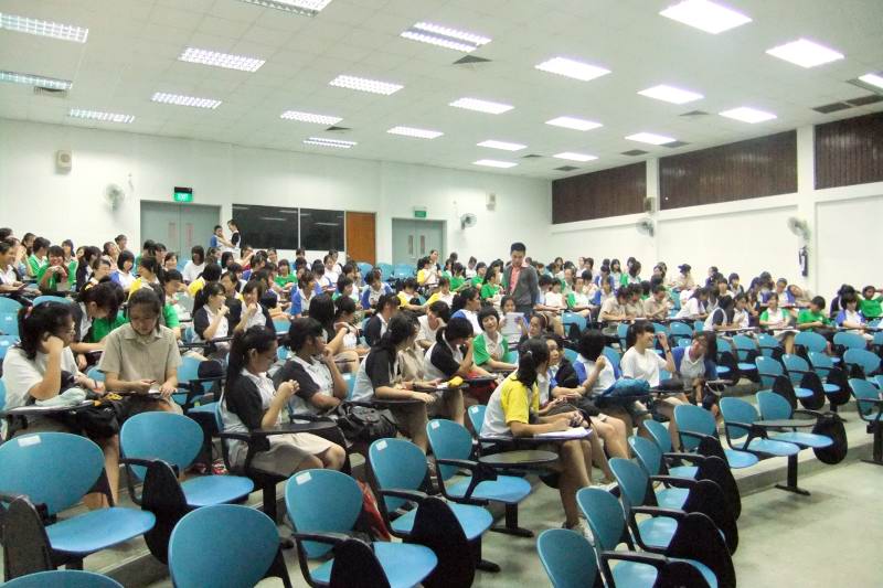 jurong_junior_college_girls_grooming_workshop_discussion_img