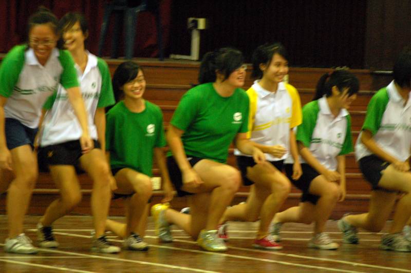 jurong_junior_college_lunges_exercise_img