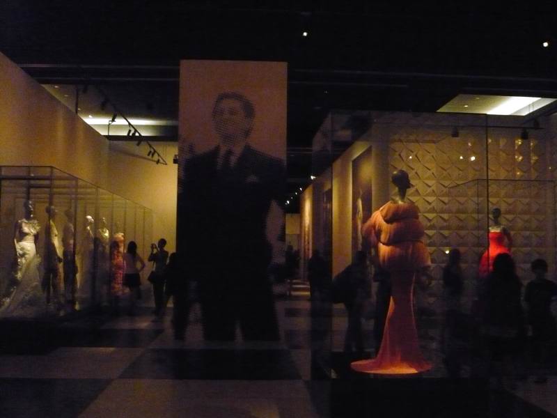 valentino_retrospective_past_present_future_haute_couture_exhibition_img valentino_retrospective_past_present_future_haute_couture_exhibition_img