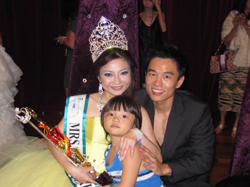 mrs_singapore_winner_2011_img