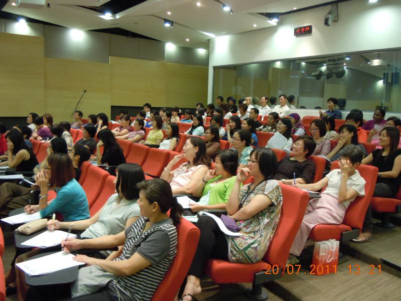 nus_staff_grooming_talk_img